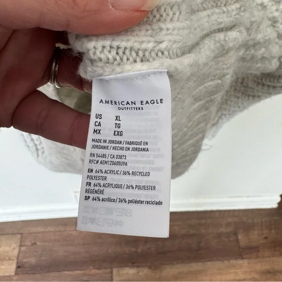 American Eagle grey chunky knit cozy v neck sweater size XL - Picture 6 of 9